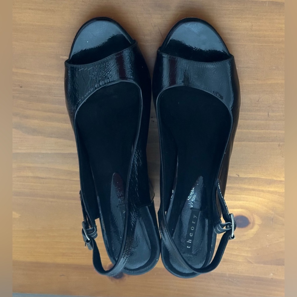 Theory Wedge Heel Women Size 8.5 40 Peep Toe Slingback Black Patent Leather - Picture 4 of 8